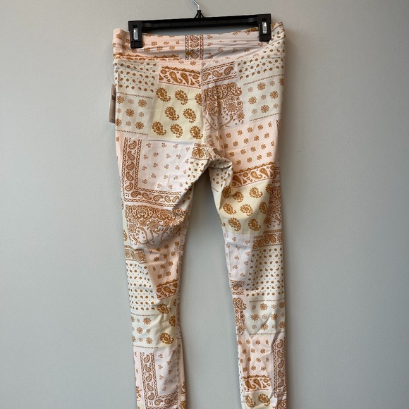 Anthropologie- Upside Bandana Yoga leggings NWT - Picture 3 of 7